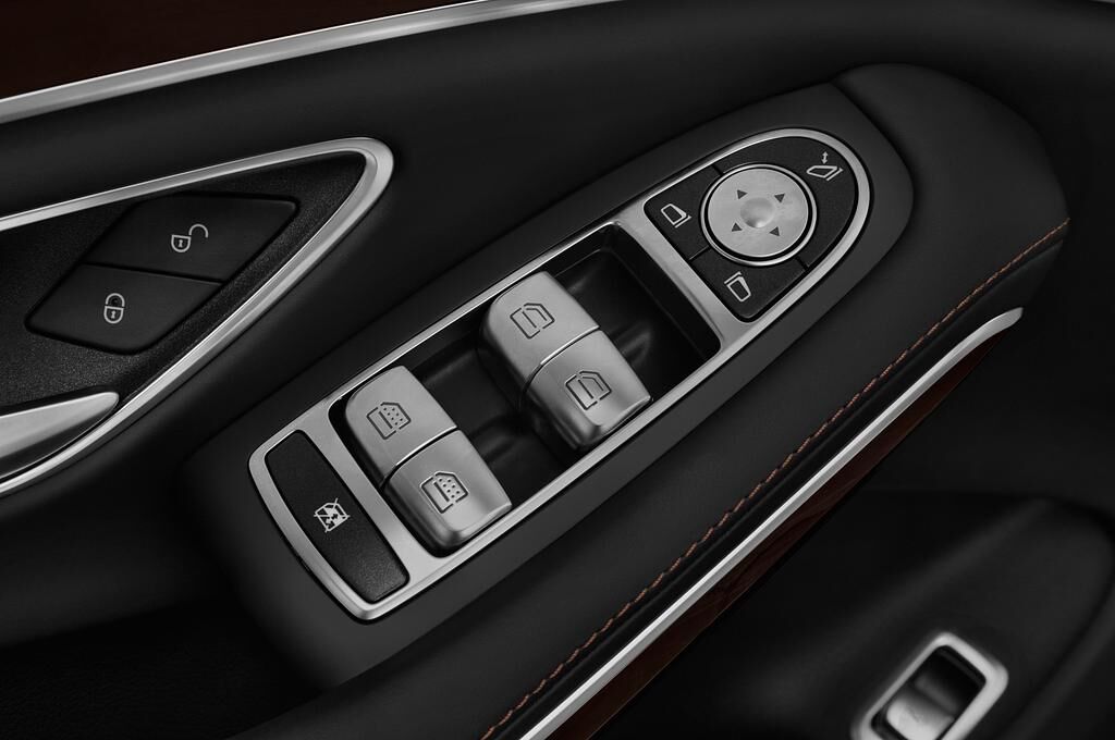 Mercedes S Class (Baujahr 2019) - 4 Türen Bedienungselemente Tür