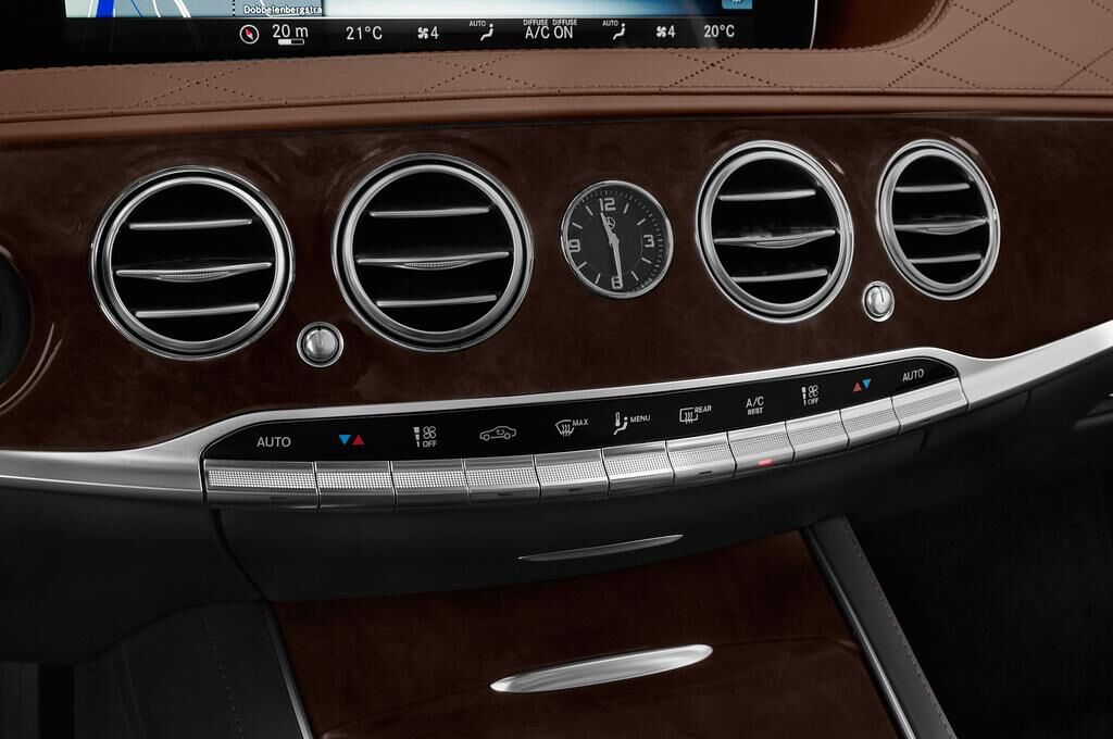 Mercedes S Class (Baujahr 2019) - 4 Türen Temperatur und Klimaanlage