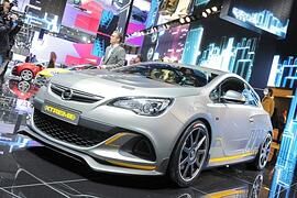 Genfer Autosalon 2014: Der Opel Astra OPC Extreme ist kompromisslos sportlich Genfer Autosalon 2014: Der Opel Astra OPC Extreme ist kompromisslos sportlich