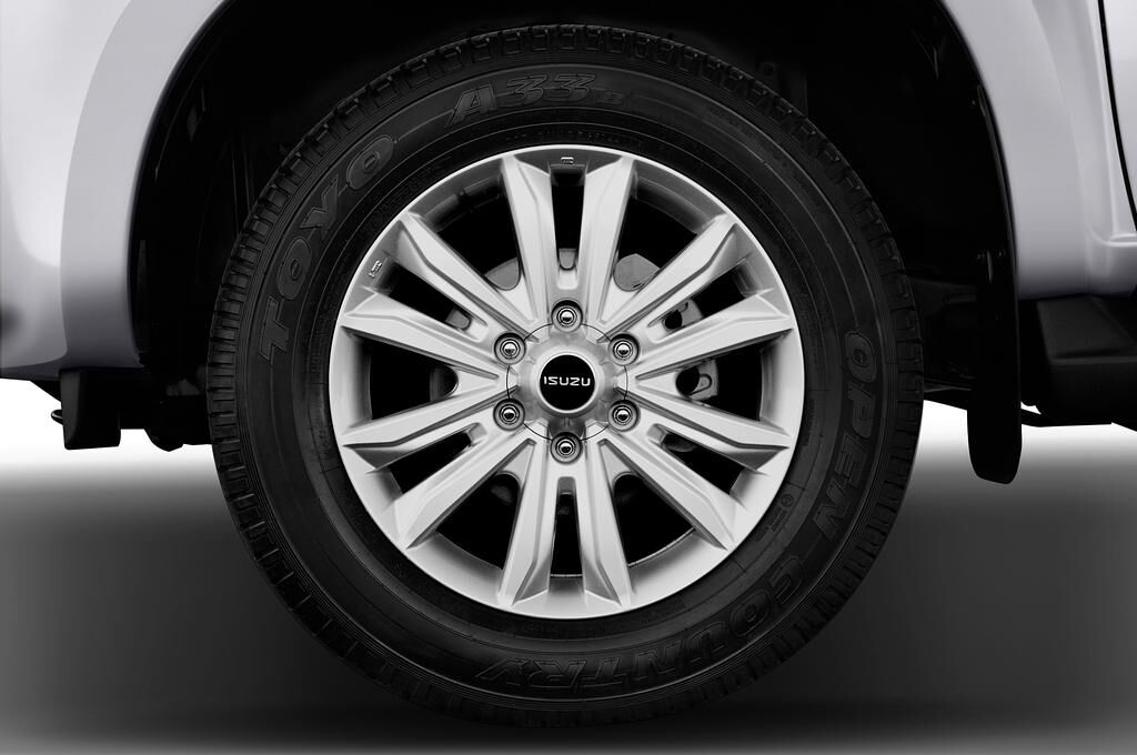 Isuzu D Max (Baujahr 2019) Premium 5 Türen Reifen und Felge