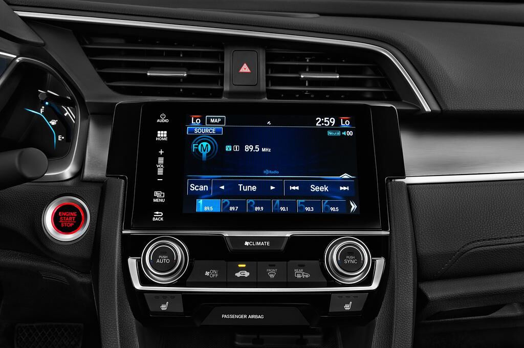 Honda Civic (Baujahr 2019) Elegance 4 Türen Radio und Infotainmentsystem