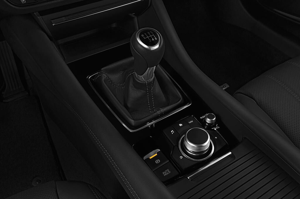 Mazda Mazda6 (Baujahr 2019) Sports-Line 5 Türen Schalthebel