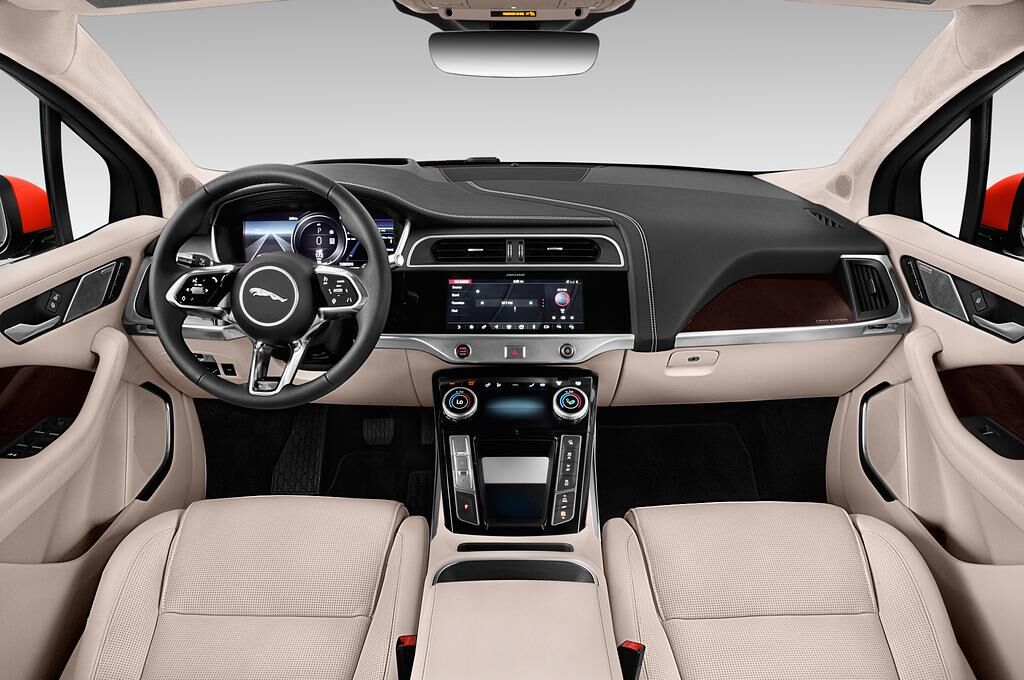 Jaguar I Pace (Baujahr 2019) HSE 5 Türen Cockpit und Innenraum
