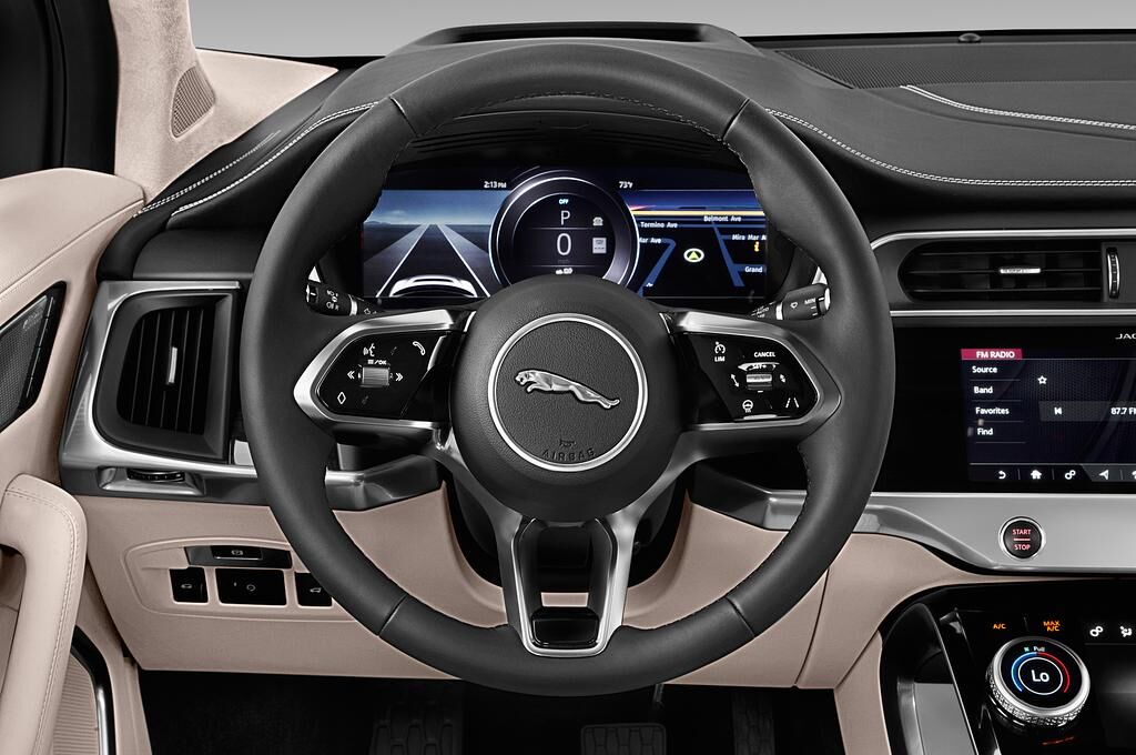 Jaguar I Pace (Baujahr 2019) HSE 5 Türen Lenkrad