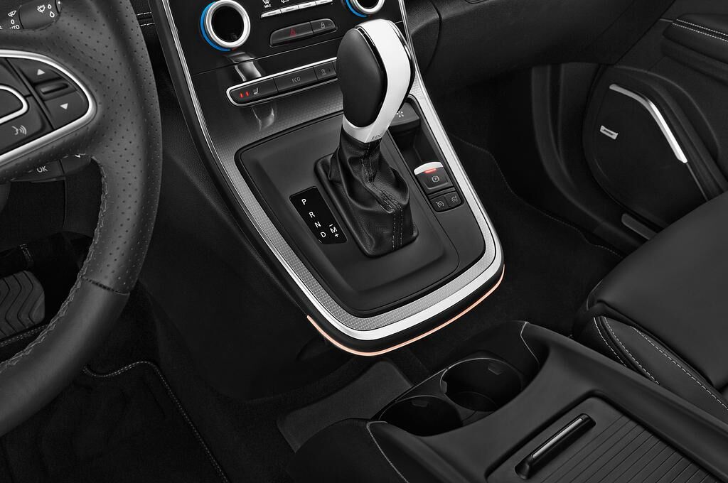 Renault Grand Scenic (Baujahr 2018) initiale paris 5 Türen Schalthebel