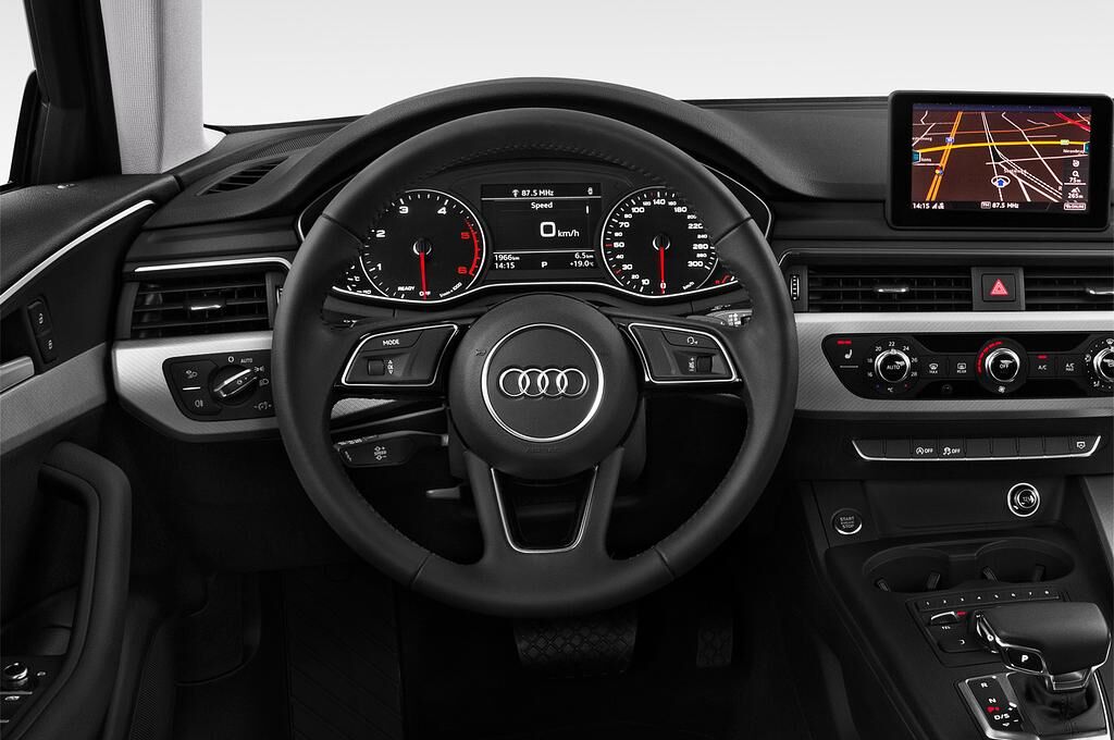 Audi A4 Avant (Baujahr 2019) Design 5 Türen Lenkrad