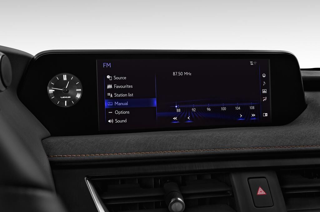 Lexus UX (Baujahr 2019) Luxury Line 5 Türen Radio und Infotainmentsystem