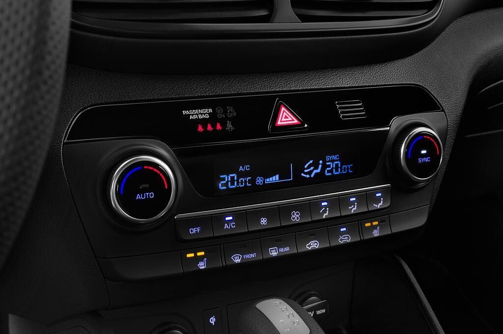 Hyundai Tucson (Baujahr 2019) N Line 5 Türen Temperatur und Klimaanlage