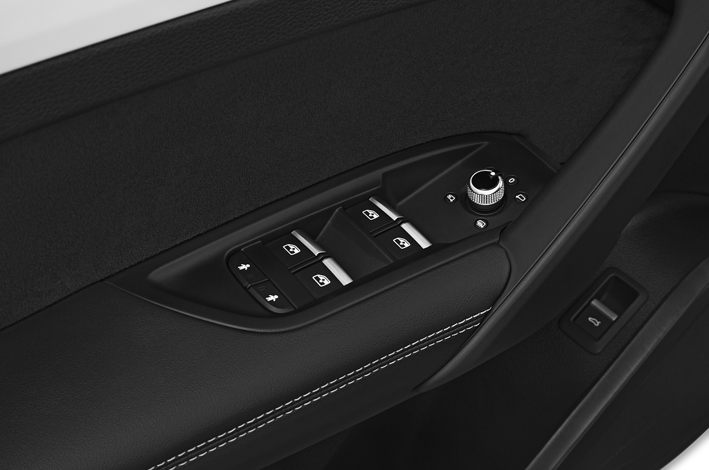 Audi Q5 (Baujahr 2021) S line 5 Türen Bedienungselemente Tür