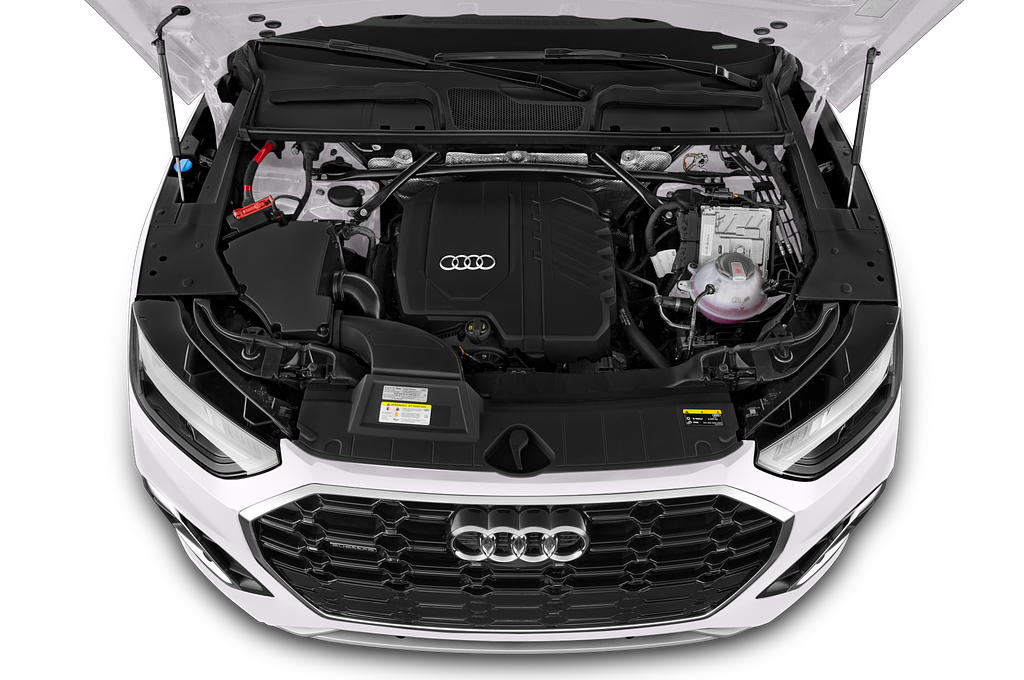 Audi Q5 (Baujahr 2022) S line 5 Türen Motor