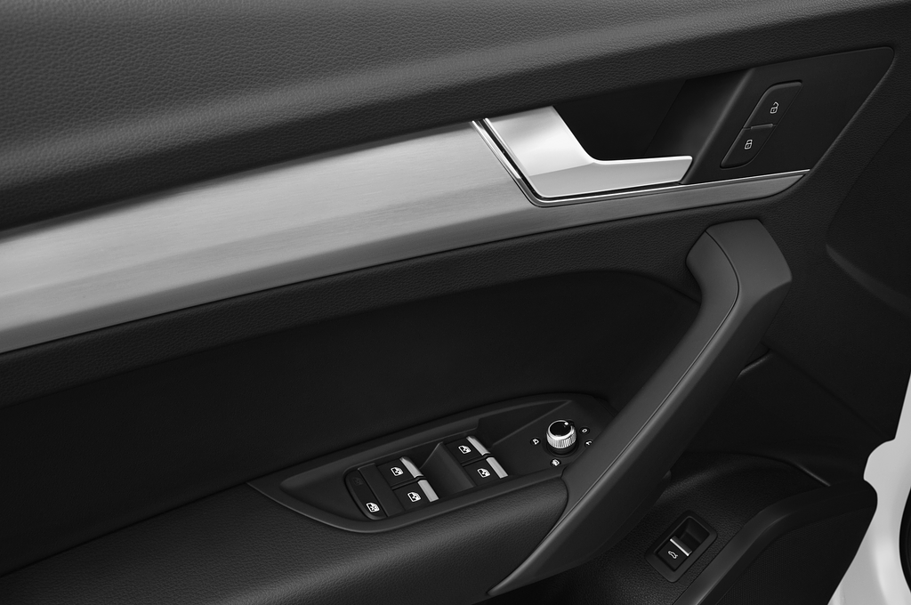 Audi Q5 Sportback (Baujahr 2021) S Line 5 Türen Bedienungselemente Tür