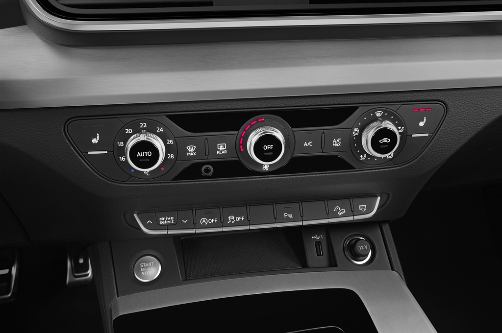 Audi Q5 Sportback (Baujahr 2021) S Line 5 Türen Temperatur und Klimaanlage