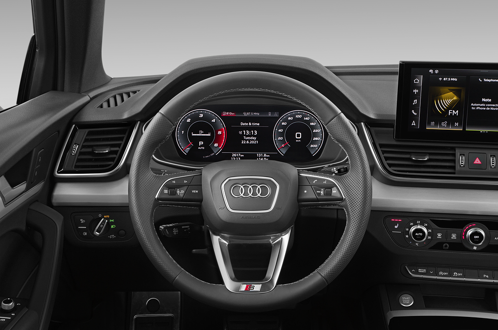 Audi Q5 Sportback (Baujahr 2021) S Line 5 Türen Lenkrad