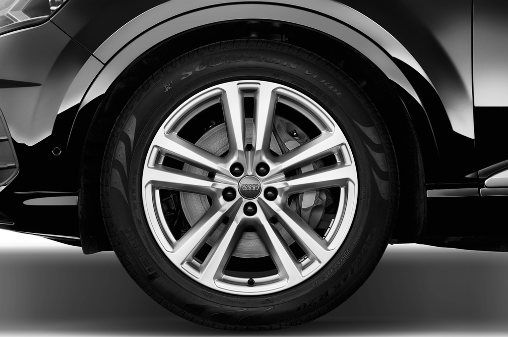 Audi Q7 (Baujahr 2020) - 5 Türen Reifen und Felge