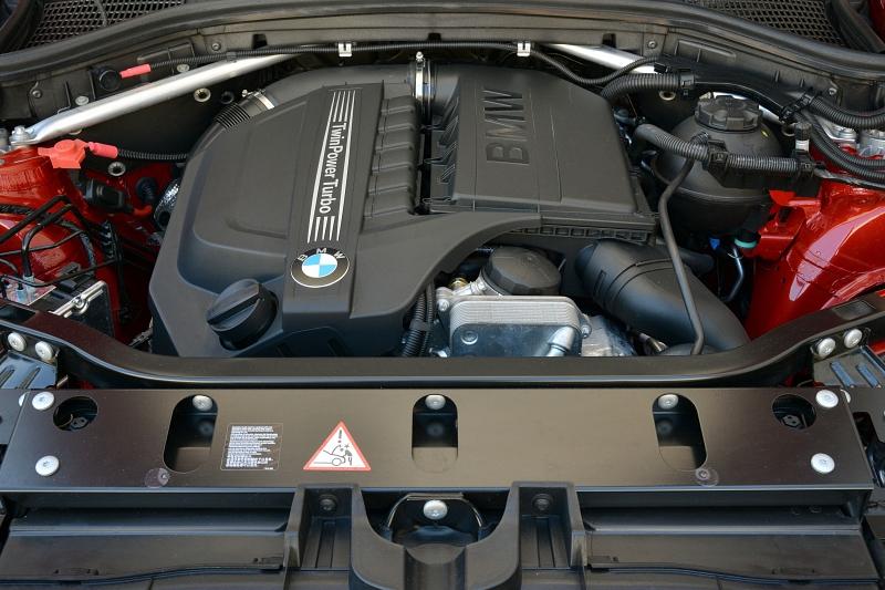 Der 3,0 Liter große Sechszlinder des BMW X4 xDrive35i.