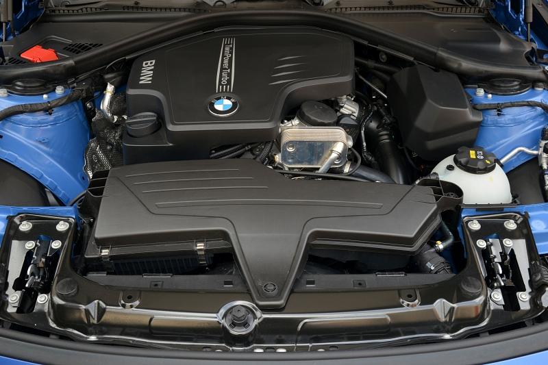 Das BMW 428i Gran Coupé hat einen 2,0 Liter großen Vierzylindermotor.