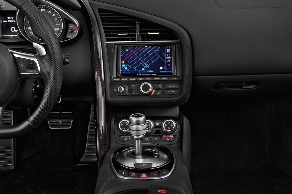 Audi R8 Spyder (Baujahr 2014) - 2 Türen Mittelkonsole
