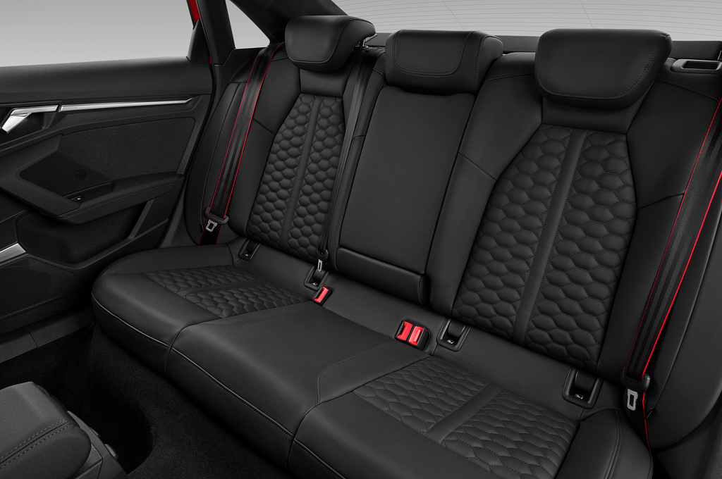 Audi RS 3 (Baujahr 2022) Base 4 Türen Rücksitze