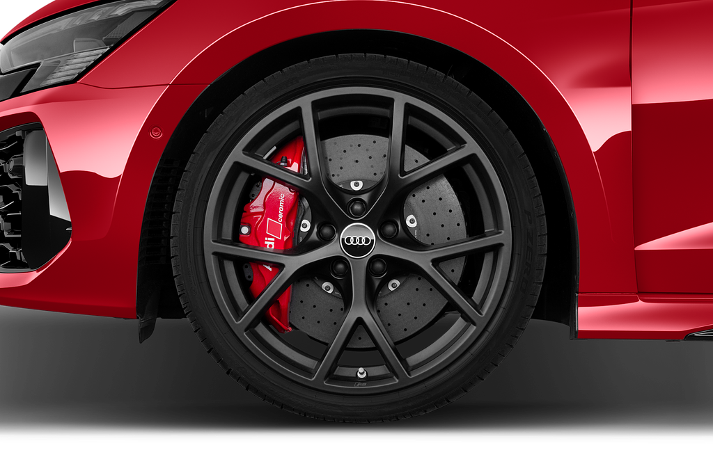 Audi RS 3 (Baujahr 2022) Base 4 Türen Reifen und Felge