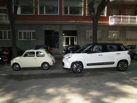 Im Vergleich zum Ur-Fiat500L wirkt der Neue gewaltig.