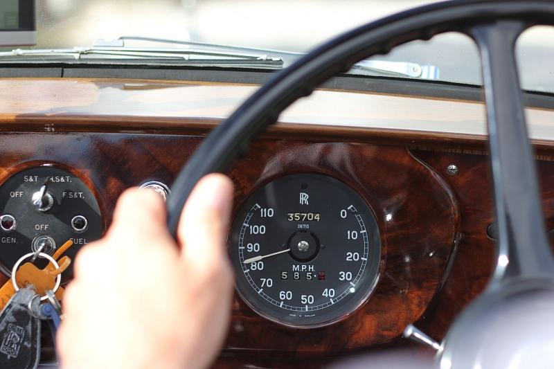 Auch ein altes Auto kann noch rasant bewegt werden.