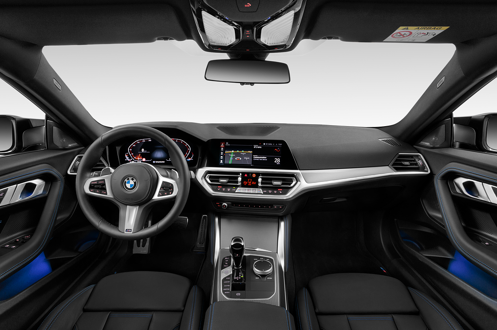 BMW 2 Series (Baujahr 2022) M240i 2 Türen Cockpit und Innenraum