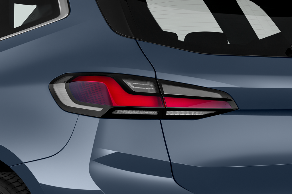 BMW 2 Series Active Tourer (Baujahr 2022) Luxury Line 5 Türen Rücklicht
