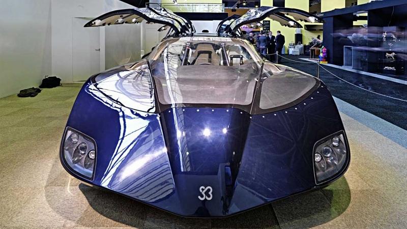 Seine vier Elektromotoren sorgen für eine Leistung von 400 kW.