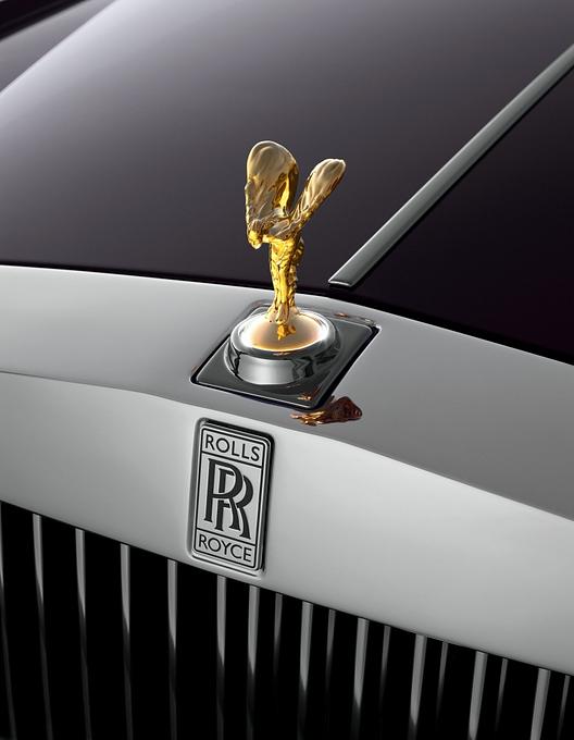 Die geflügelte Kühlerfigur Spirit of Ecstasy gehört auch zum Phantom