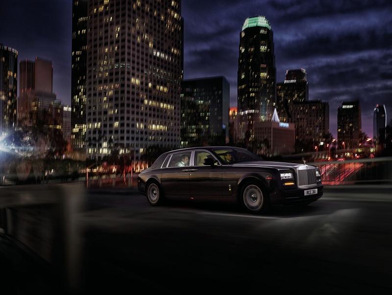 Der Rolls-Royce Phantom kostet mit langem Radstand 484.984,50 Euro