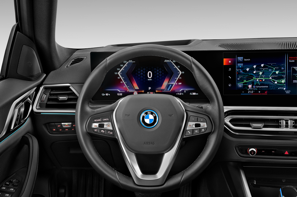 BMW i4 Gran Coupe (Baujahr 2022) Serie 5 Türen Lenkrad
