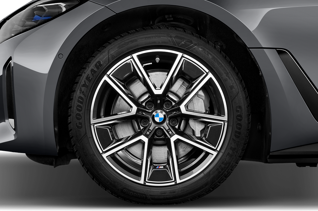 BMW i4 Gran Coupe (Baujahr 2022) Serie 5 Türen Reifen und Felge