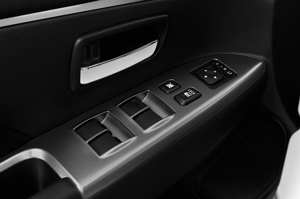 Mitsubishi ASX (Baujahr 2020) Intro Edition 5 Türen Bedienungselemente Tür