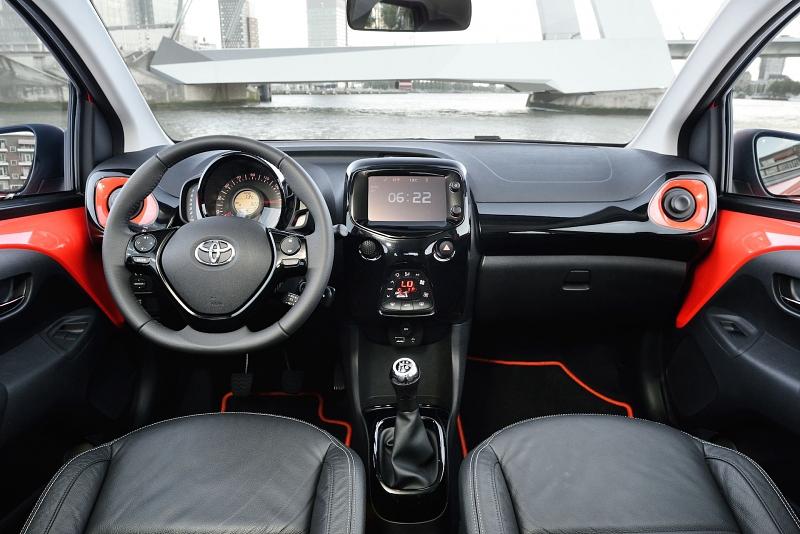 Das Cockpit des Toyota Aygo