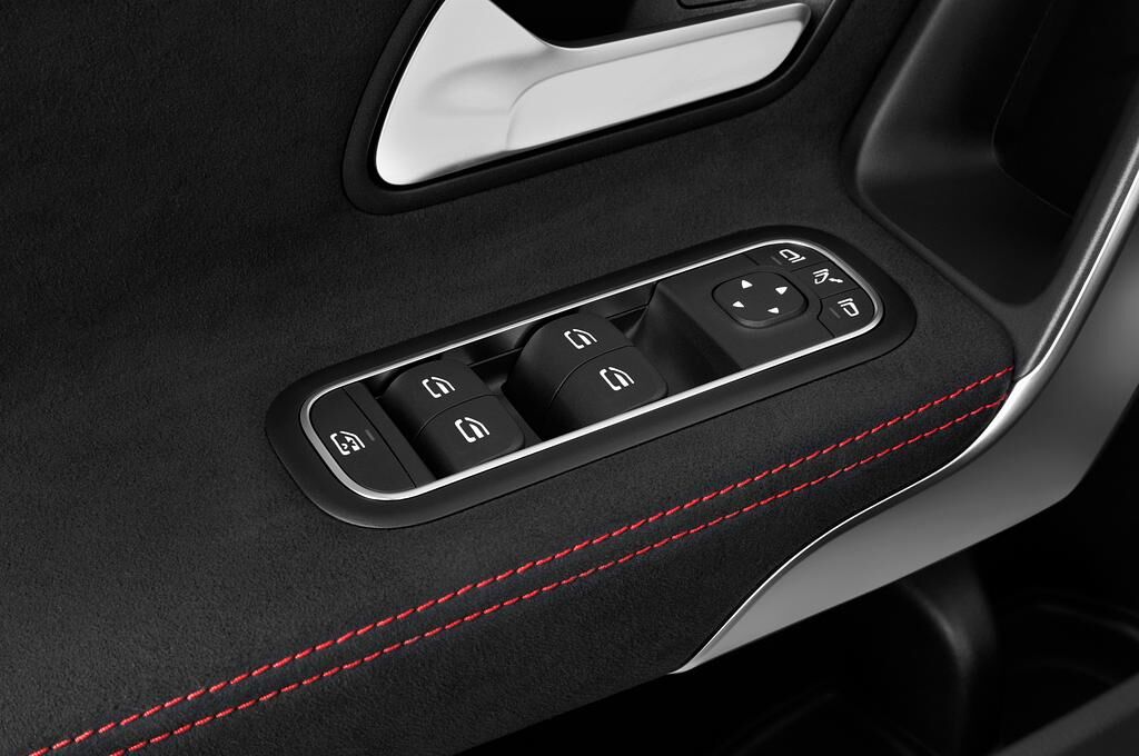 Mercedes CLA Shooting Brake (Baujahr 2020) - 5 Türen Bedienungselemente Tür