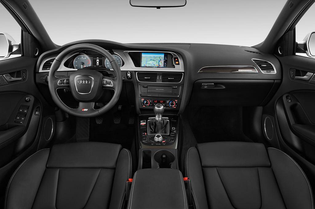 Audi S4 (Baujahr 2010) - 4 Türen Cockpit und Innenraum