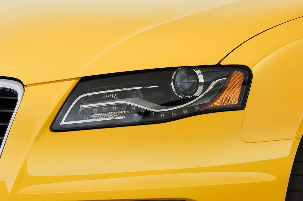 Audi S4 (Baujahr 2010) - 4 Türen Scheinwerfer