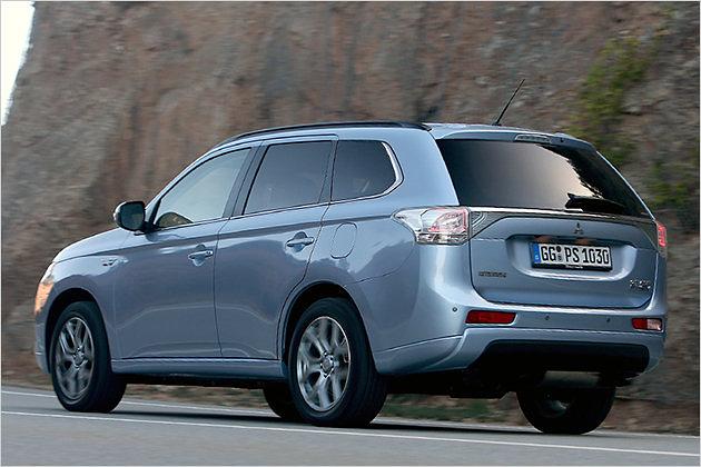 Die Karosserie teilt sich das rollende Technik-Wunder mit dem konventionell angetriebenen Outlander
