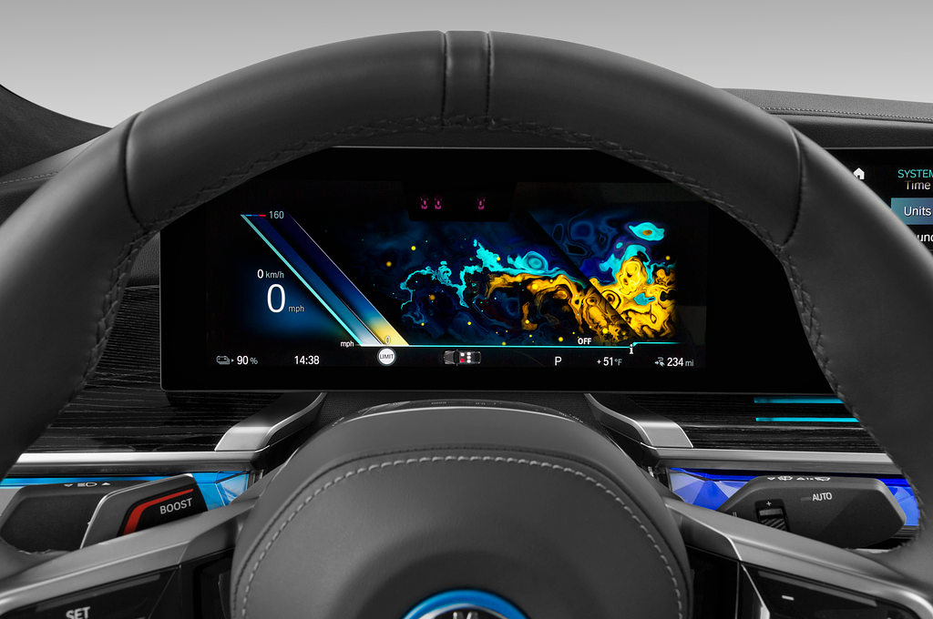 BMW i7 (Baujahr 2023) M Sportpaket 4 Türen Tacho und Fahrerinstrumente