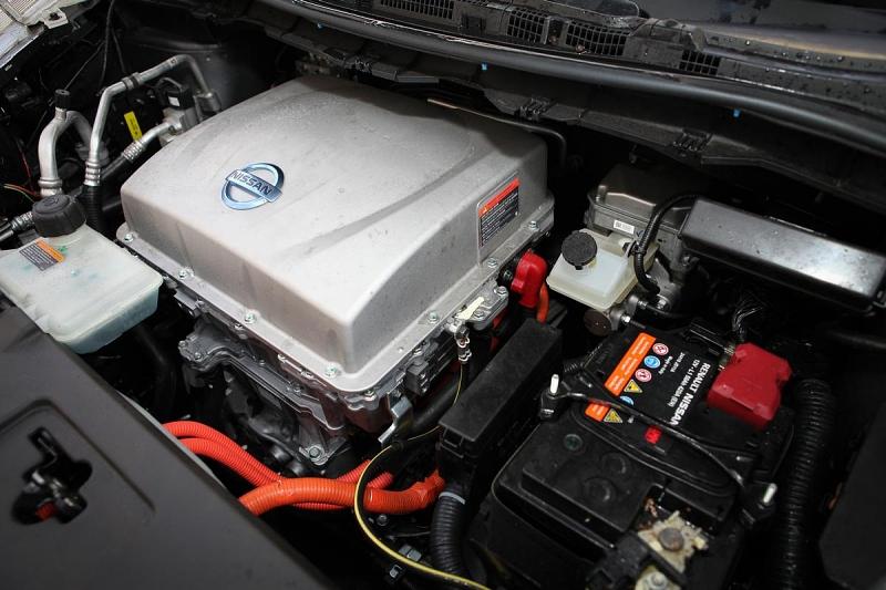 Der Elektromotor ist beim Nissan Leaf unter der Fronthaube untergebracht