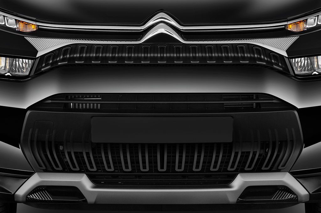 Citroen C3 Aircross (Baujahr 2022) Shine 5 Türen Kühlergrill und Scheinwerfer