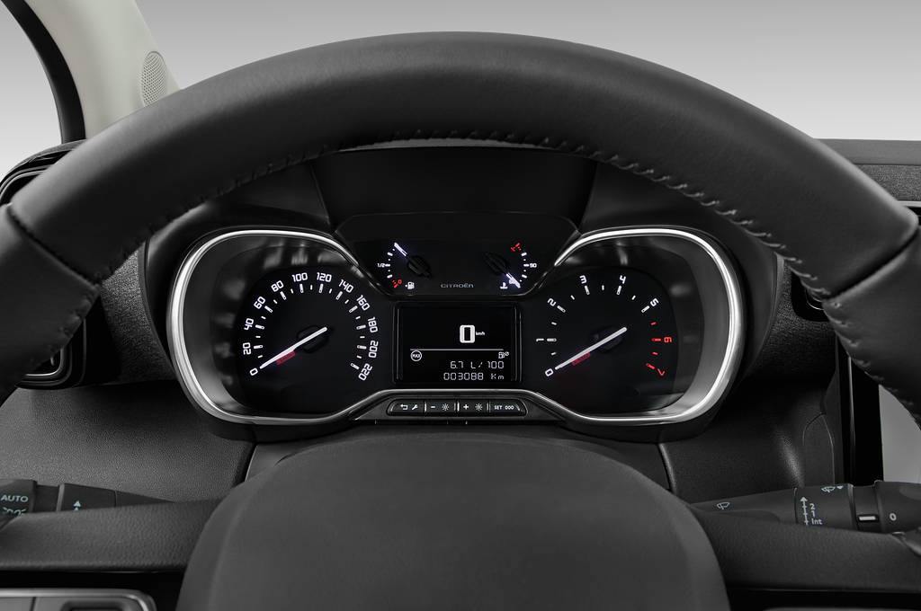 Citroen C3 Aircross (Baujahr 2022) Shine 5 Türen Tacho und Fahrerinstrumente
