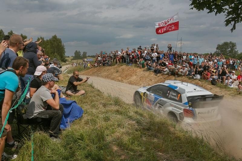 Sebastien Ogier führt in der Fahrerwertung mit 50 Punkten Vorsprung auf den Zweiten Latvala.