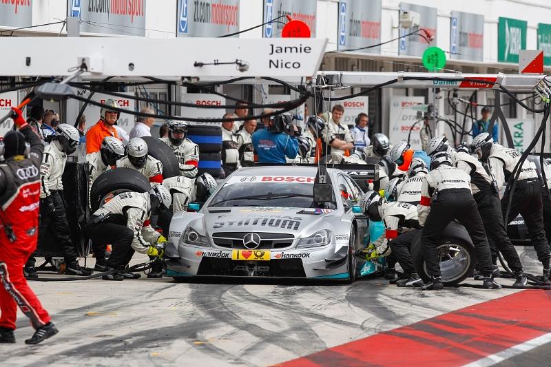 Mercedes-Benz fährt der Konkurrenz hinterher