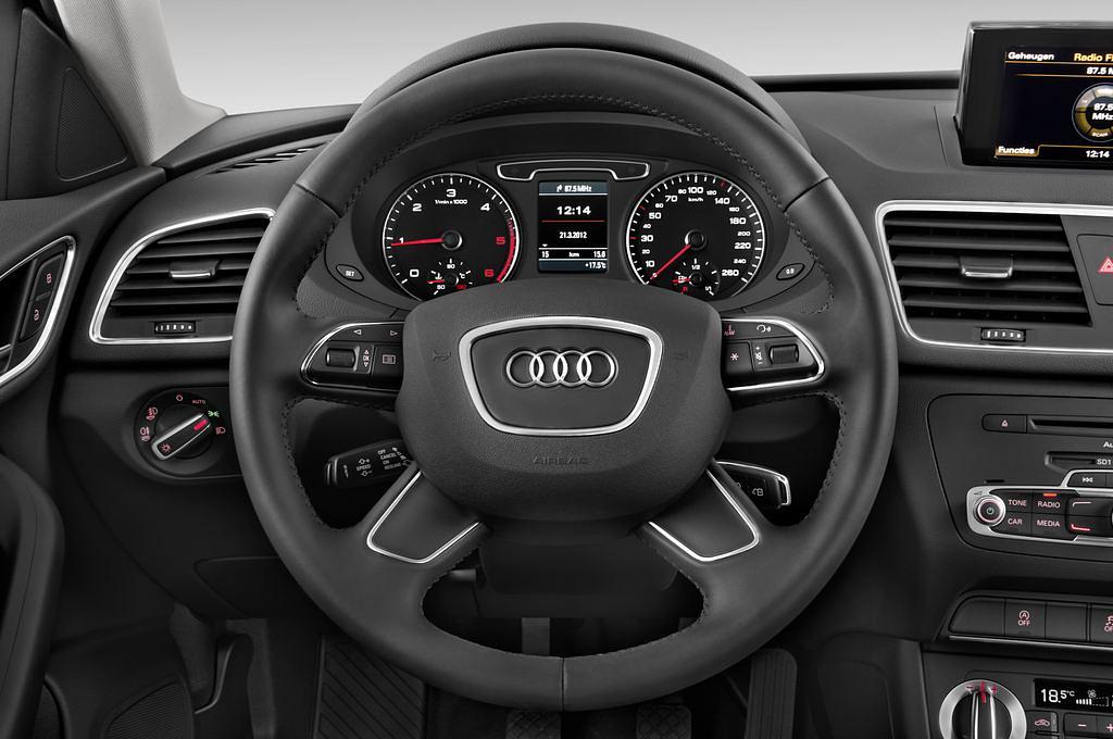 Audi Q3 (Baujahr 2012) - 5 Türen Lenkrad