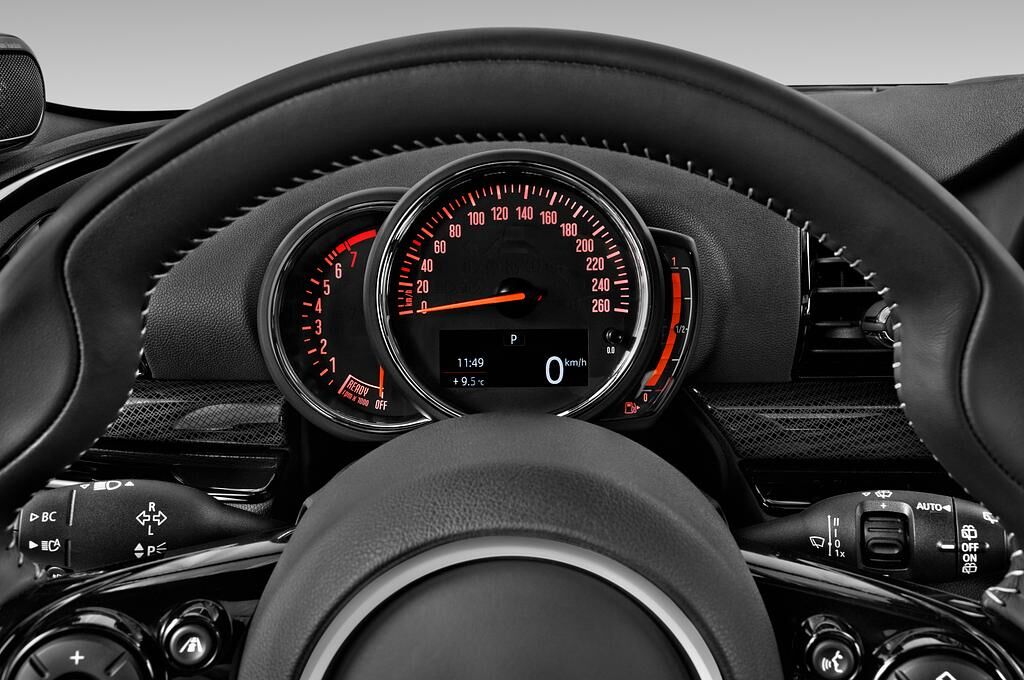 MINI Clubman (Baujahr 2020) S 5 Türen Tacho und Fahrerinstrumente