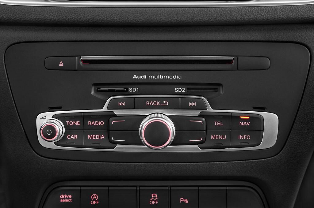 Audi Q3 (Baujahr 2015) Sport 5 Türen Radio und Infotainmentsystem