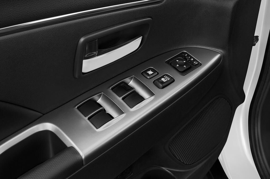 Mitsubishi ASX (Baujahr 2020) Intro Edition + 5 Türen Bedienungselemente Tür