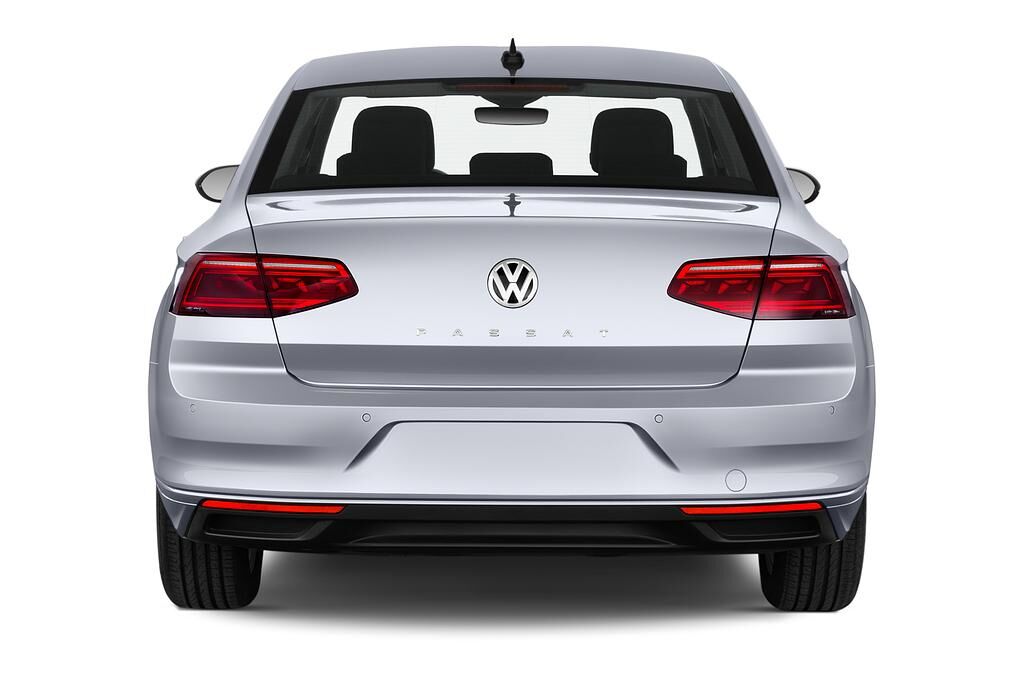 Volkswagen Passat (Baujahr 2020) Business 4 Türen Heckansicht