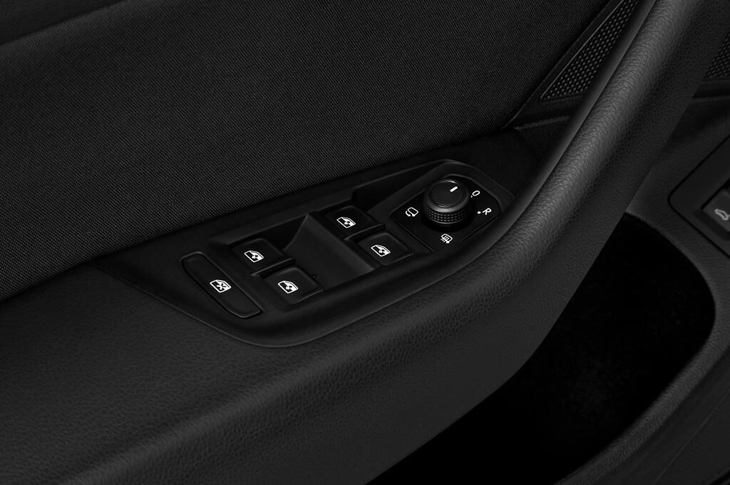 Volkswagen Passat (Baujahr 2020) Business 4 Türen Bedienungselemente Tür